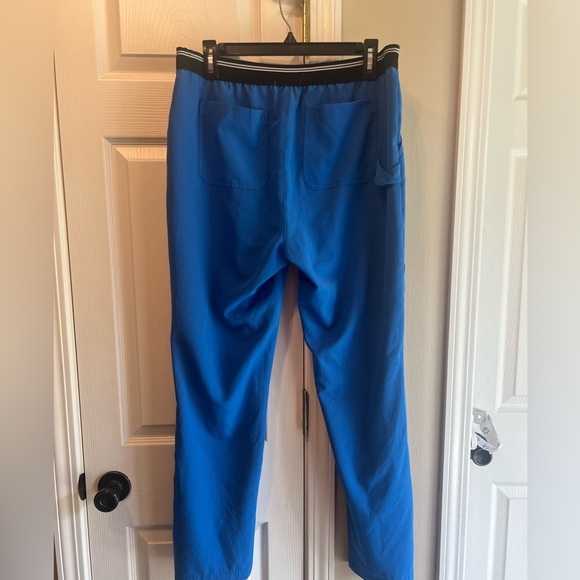 Women’s scrubs pants size medium - Picture 4 of 4